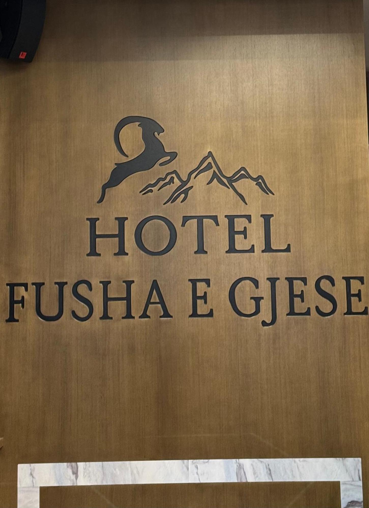 Hotel Fusha E Gjese วัลโบเนอ ภายนอก รูปภาพ
