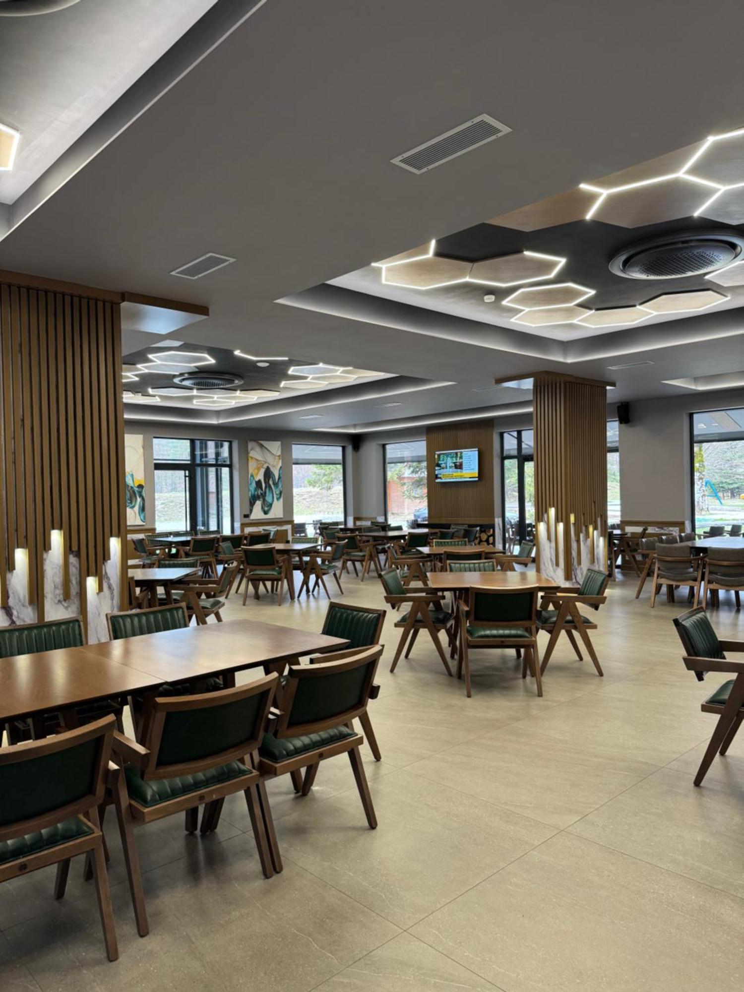 Hotel Fusha E Gjese วัลโบเนอ ภายนอก รูปภาพ