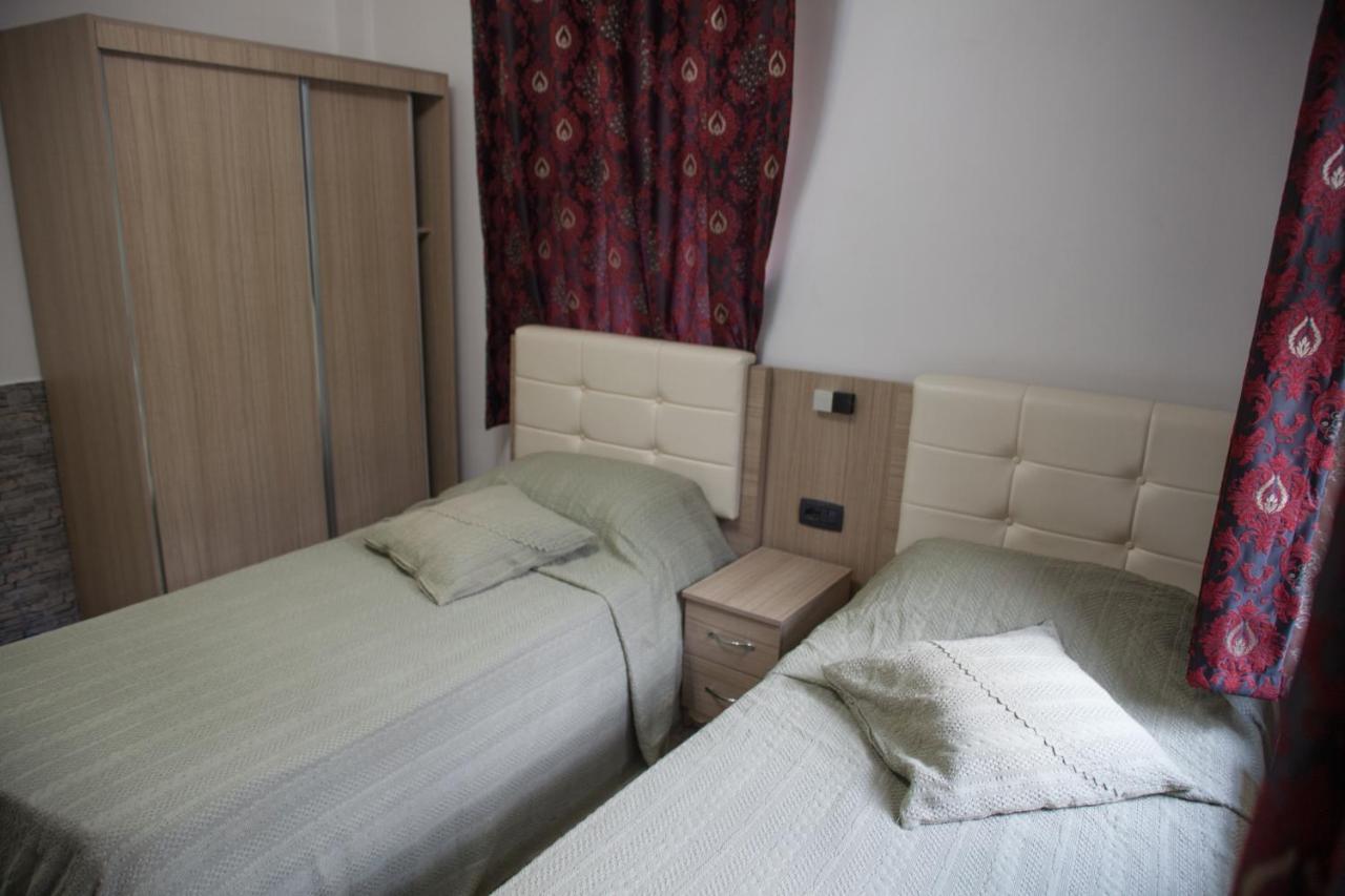 Hotel Fusha E Gjese วัลโบเนอ ภายนอก รูปภาพ